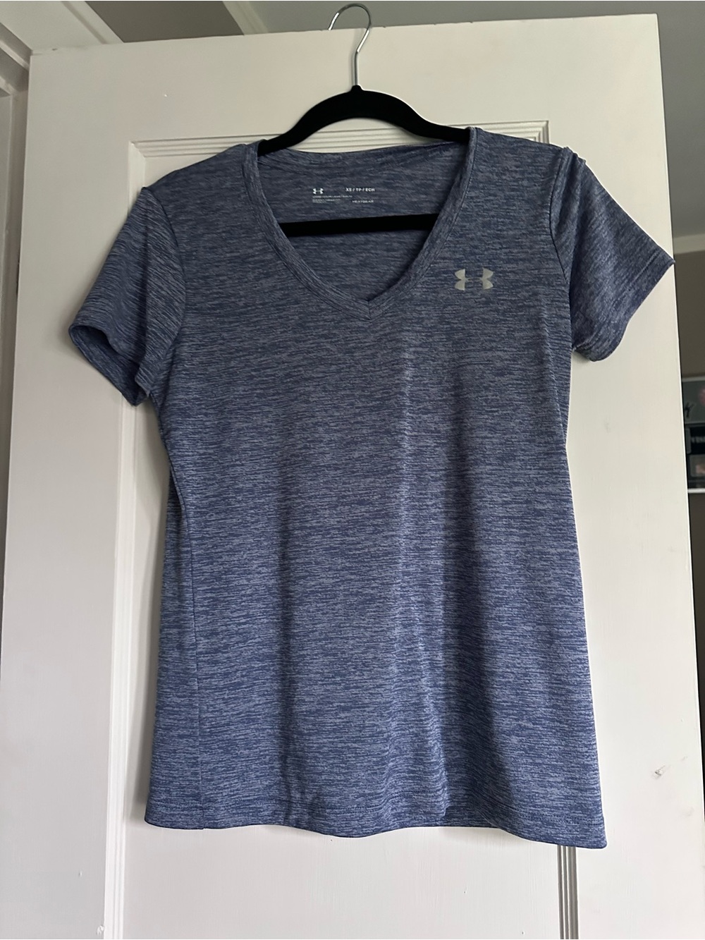 Under Armour Women's Heathered Navy Blue V-Neck Performance Tee